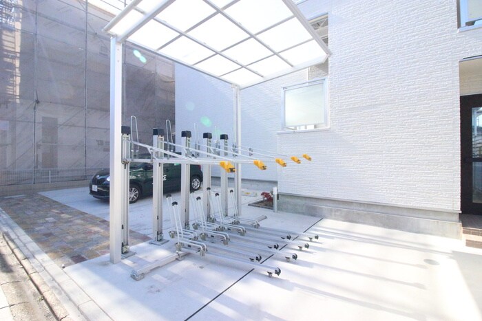 物件外観写真3　(駐輪場)