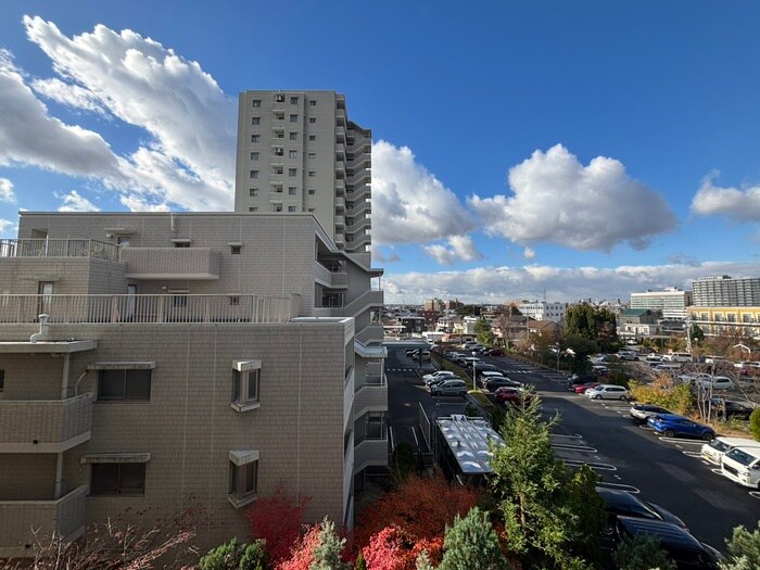 物件内観写真15　(室内からの展望)