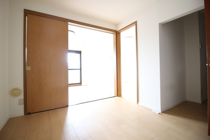 物件内観写真8　(居室)