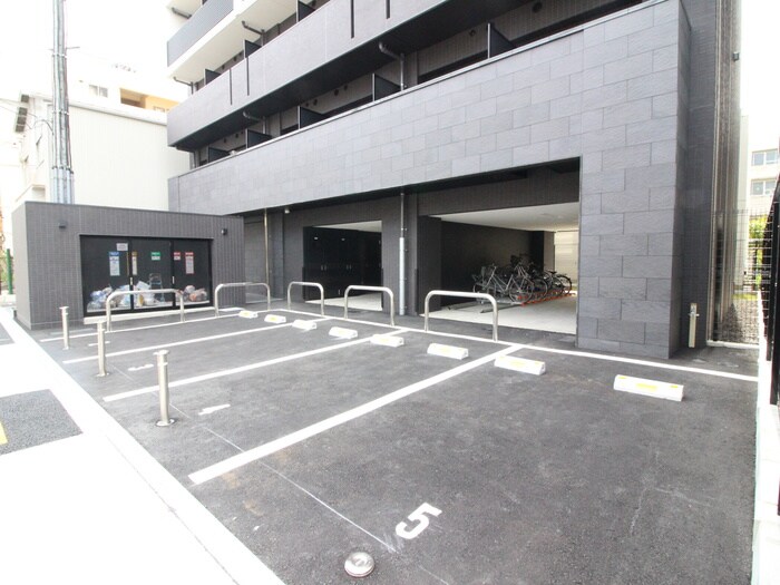 物件外観写真5　(駐車場)