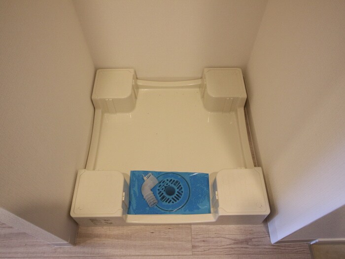 物件内観写真10　(洗濯機置場)