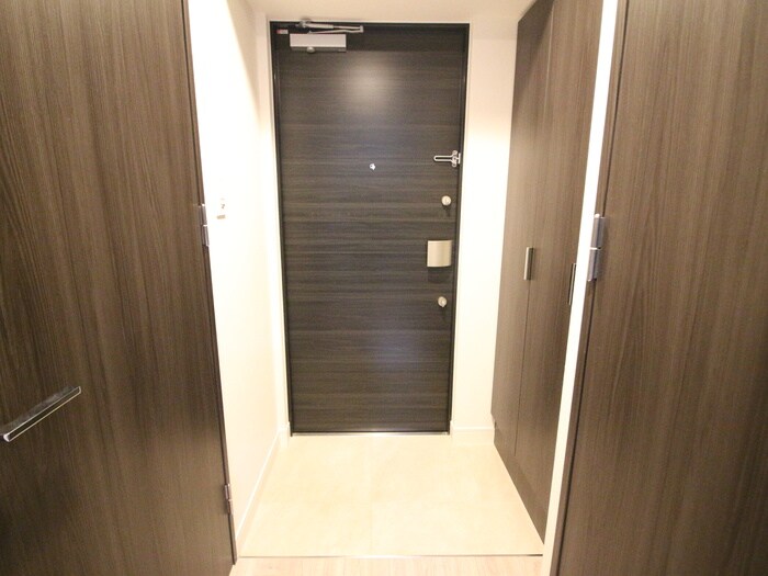 物件内観写真16　(玄関)