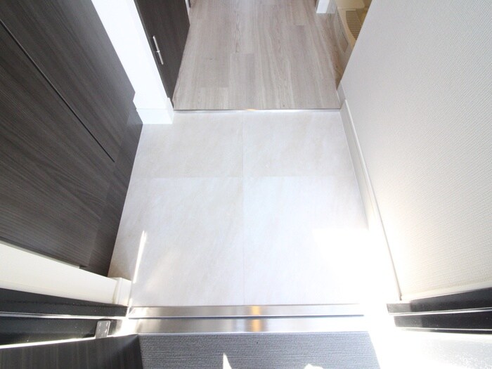 物件内観写真17　(玄関)