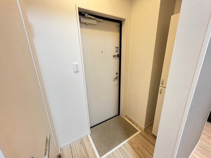 物件内観写真17　(玄関)