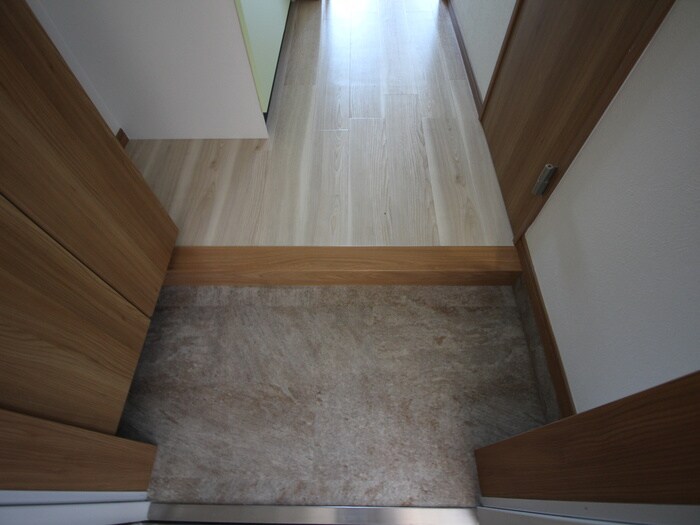 物件内観写真7　(玄関)