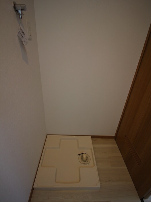 物件内観写真17　(洗濯機置場)