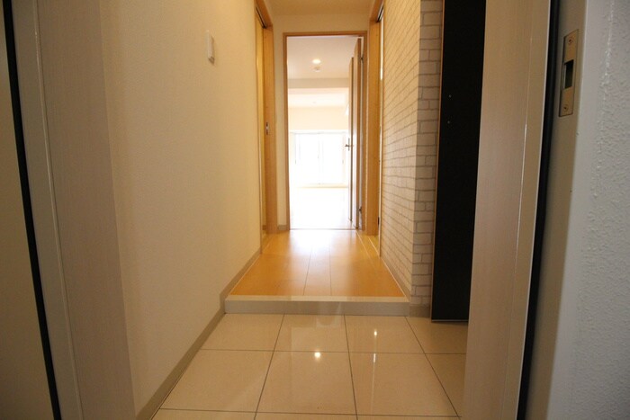物件内観写真13　(玄関)