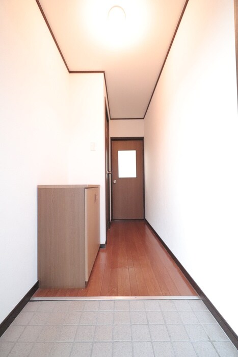 物件内観写真16　(玄関)