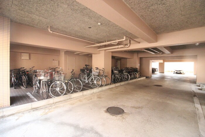 物件外観写真3　(駐輪場)