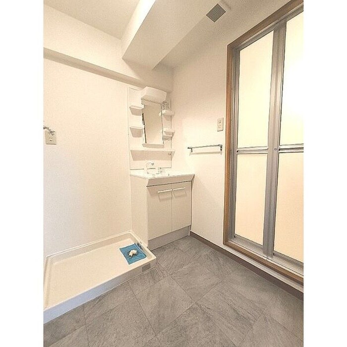 物件内観写真13　(洗濯機置場)