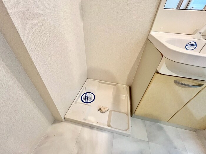 物件内観写真16　(洗濯機置場)