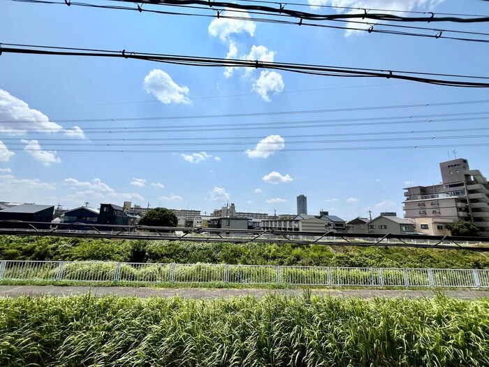 物件内観写真22　(室内からの展望)