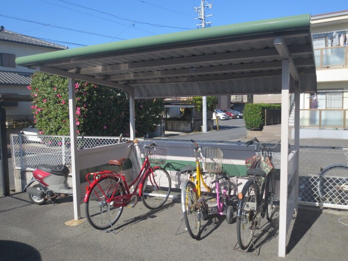 物件外観写真3　(駐輪場)
