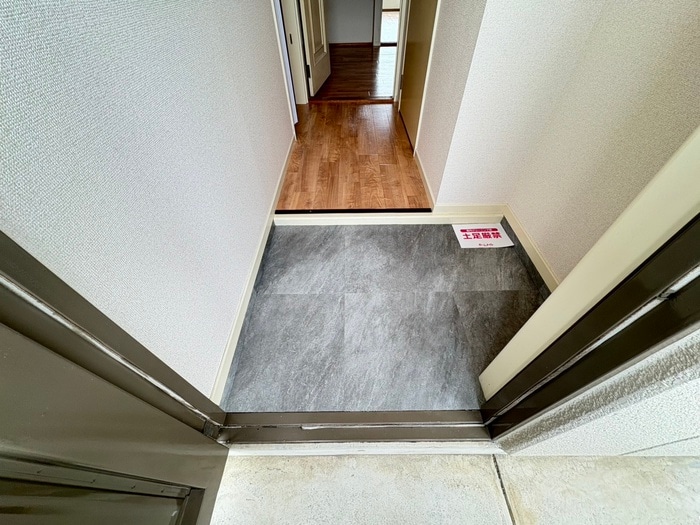 物件内観写真17　(玄関)