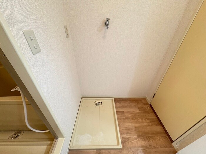 物件内観写真18　(洗濯機置場)