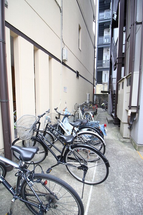 物件外観写真6　(駐輪場)