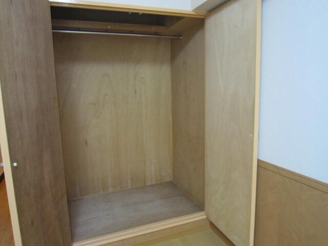 物件内観写真11　(収納)