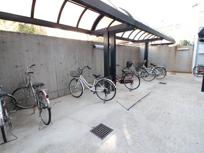 物件外観写真6　(駐輪場)