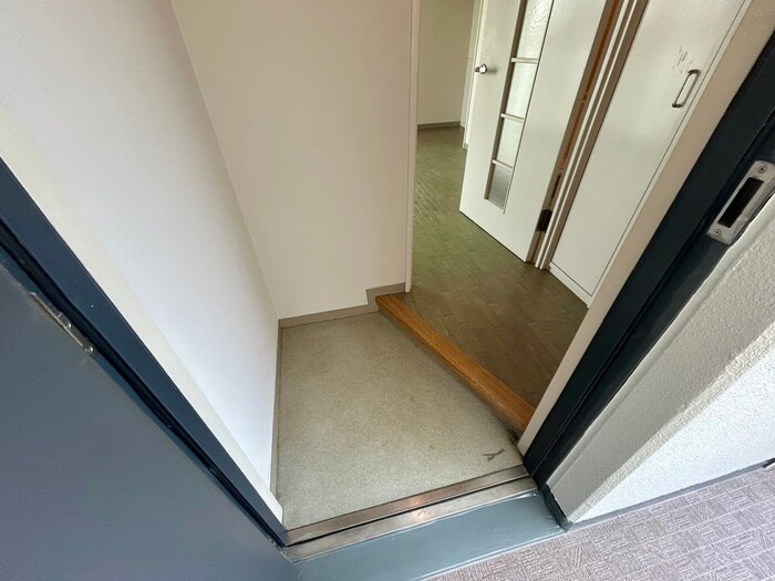 物件内観写真14　(玄関)