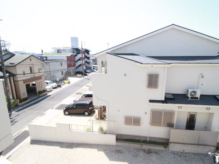 物件内観写真16　(室内からの展望)