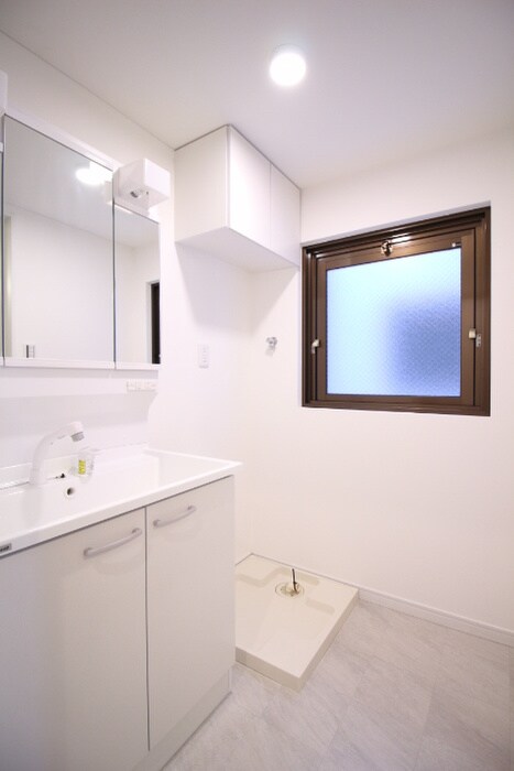 物件内観写真13　(洗濯機置場)