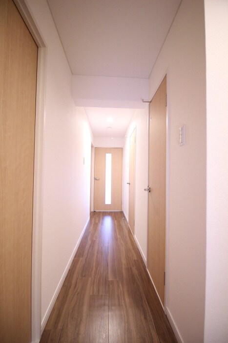 物件内観写真16　(廊下)