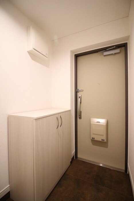 物件内観写真18　(玄関)