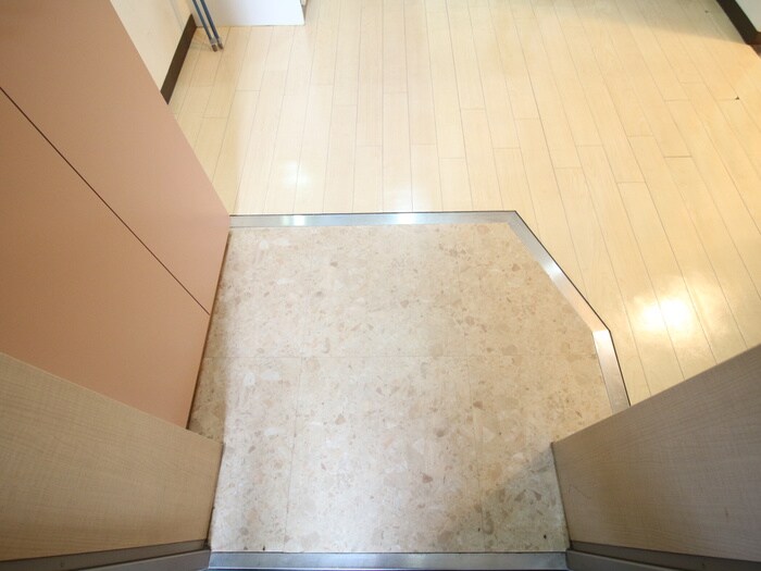 物件内観写真7　(玄関)