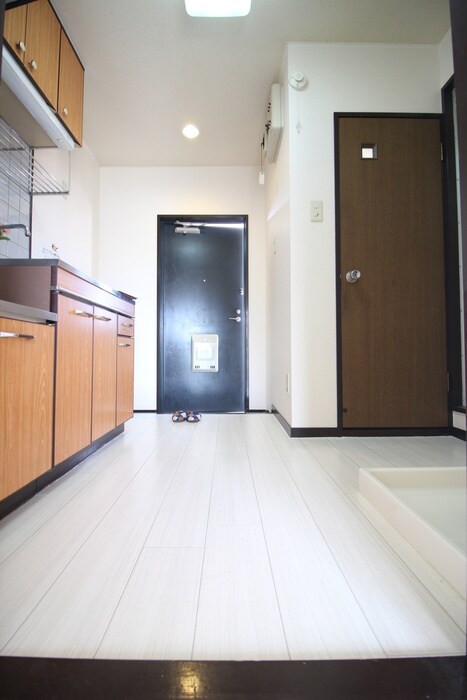 物件内観写真14　(廊下)