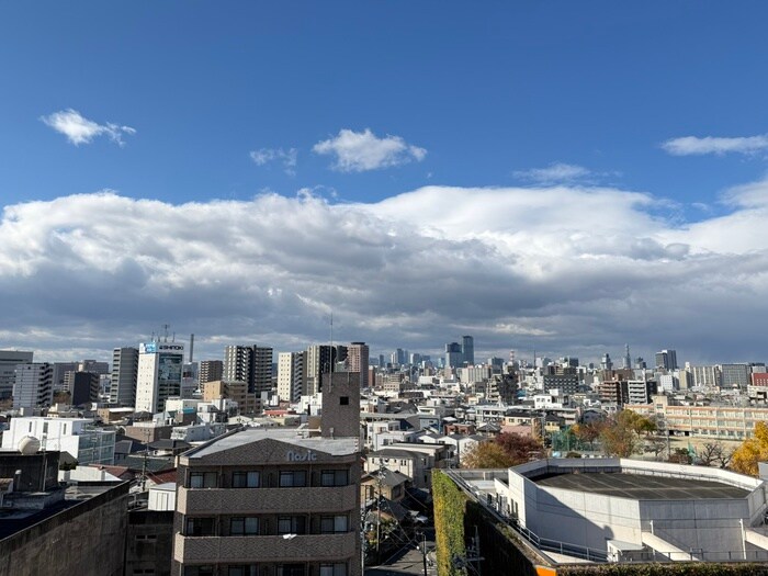 物件内観写真16　(室内からの展望)