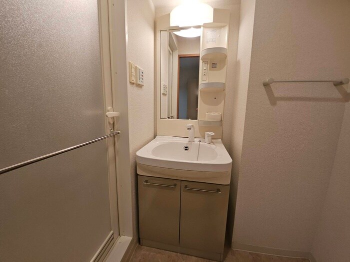 物件内観写真11　(洗面)