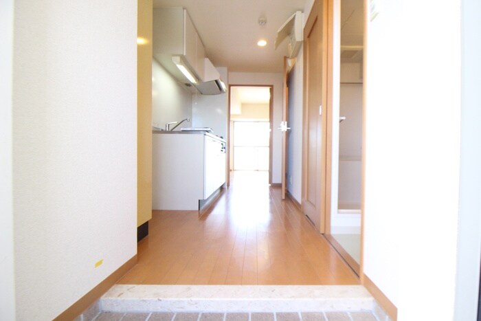 物件内観写真15　(玄関)