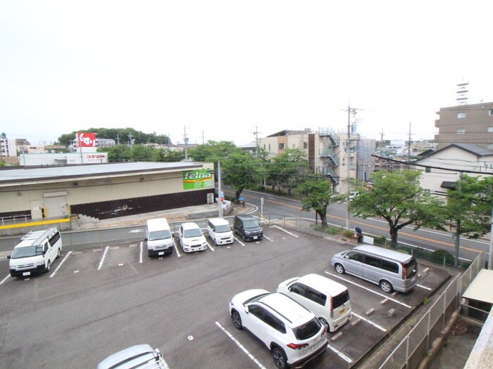 物件内観写真16　(室内からの展望)