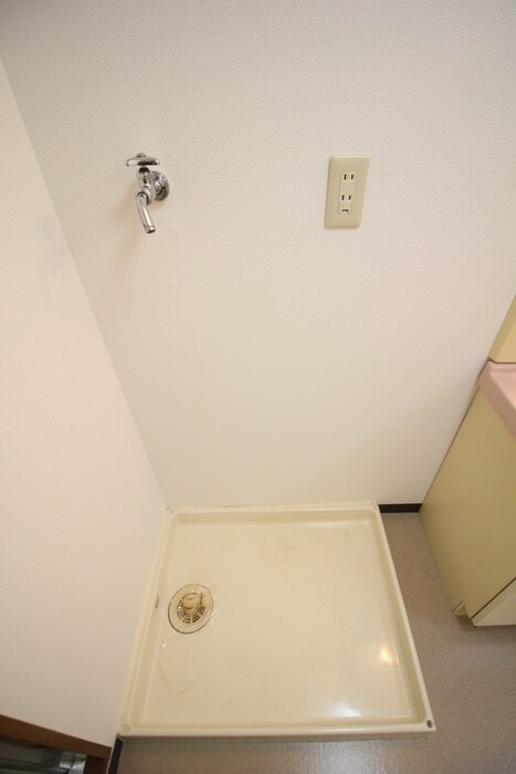 物件内観写真13　(洗濯機置場)