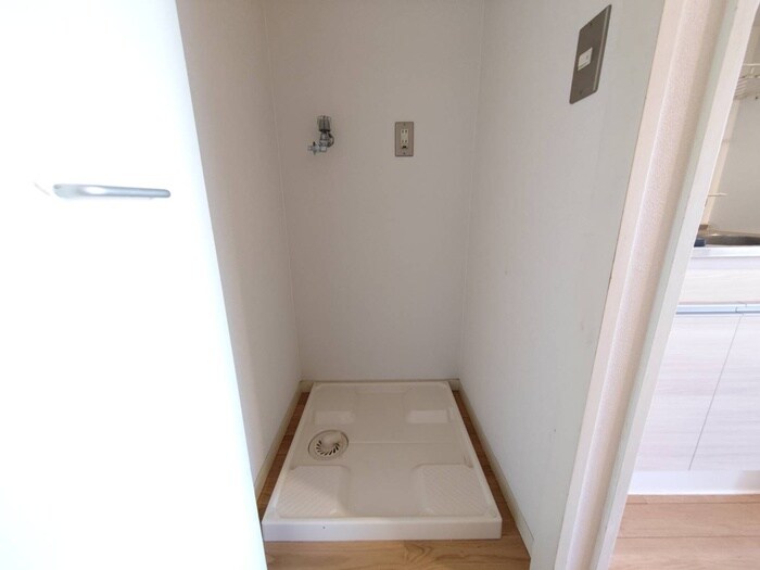 物件内観写真15　(洗濯機置場)