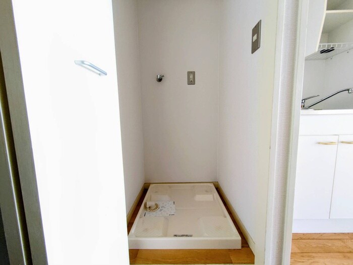 物件内観写真15　(洗濯機置場)