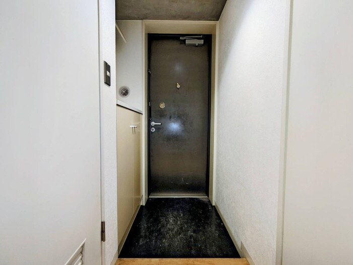 物件内観写真16　(玄関)