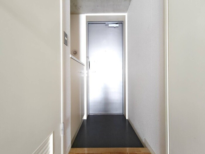 物件内観写真16　(玄関)