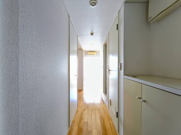 物件内観写真18　(廊下)
