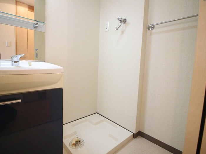 物件内観写真15　(洗濯機置場)