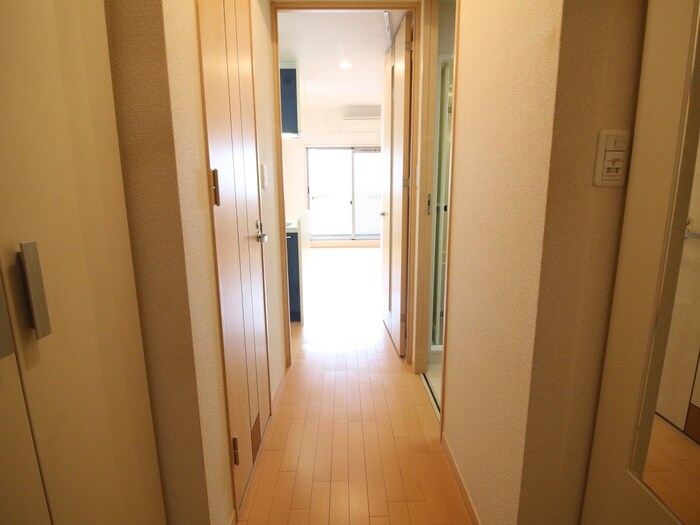 物件内観写真19　(廊下)