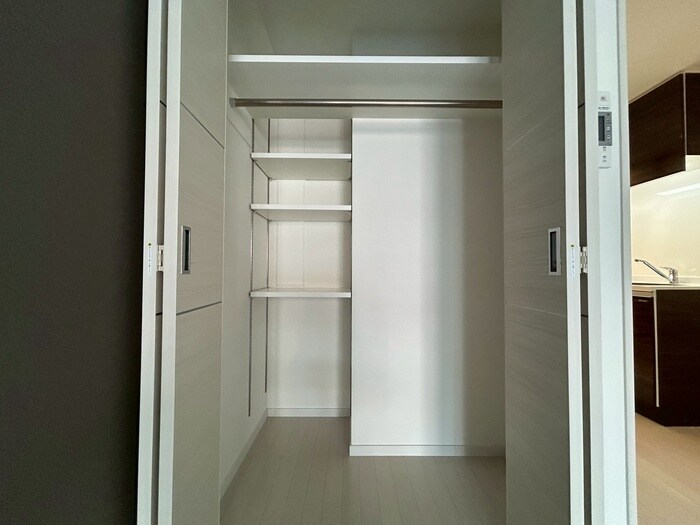 物件内観写真12　(収納)