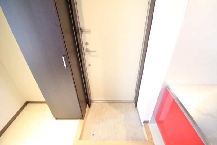 物件内観写真16　(玄関)