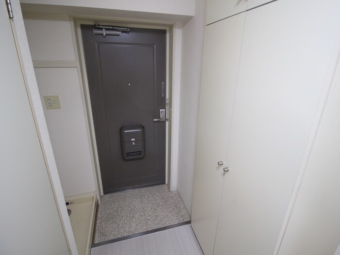 物件内観写真7　(玄関)