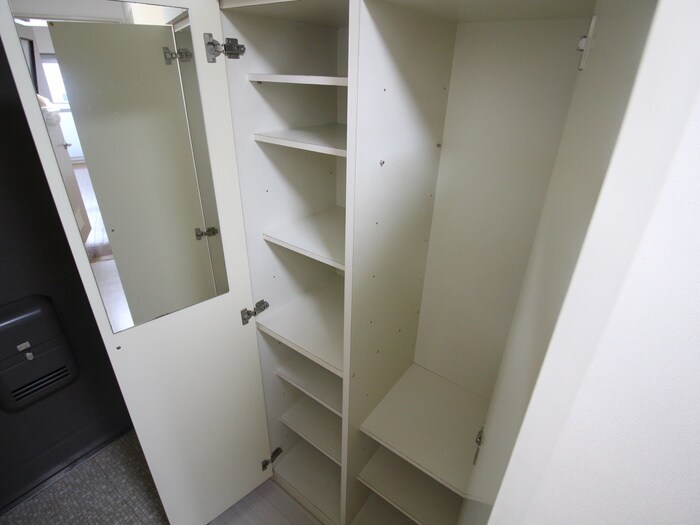 物件内観写真8　(靴箱)