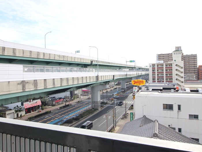 物件内観写真18　(玄関)