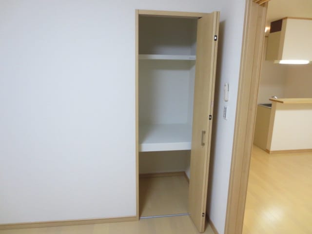 物件内観写真14　(収納)
