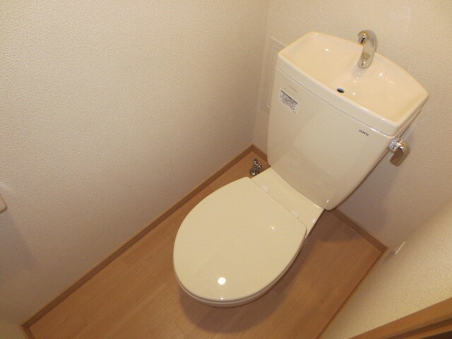 物件内観写真16　(トイレ)