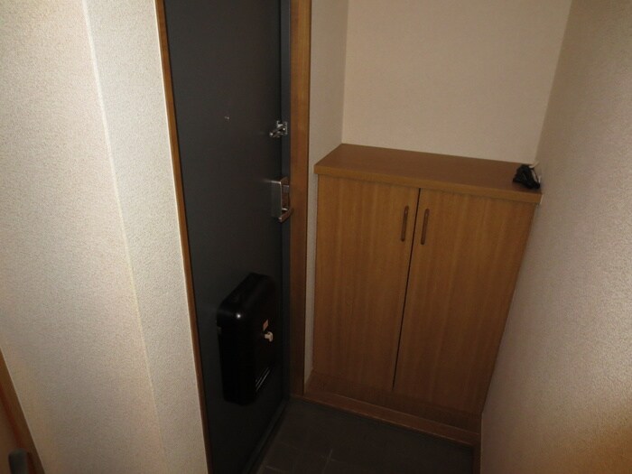 物件内観写真13　(玄関)