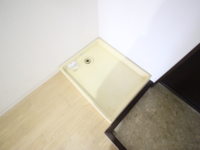 物件内観写真11　(洗濯機置場)